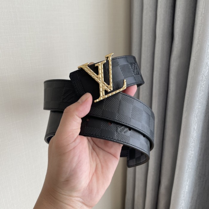 Louis Vuitton Belt 6 (width 4cm)