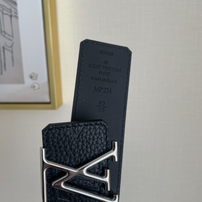 Louis Vuitton Belt 6 (width 4cm)