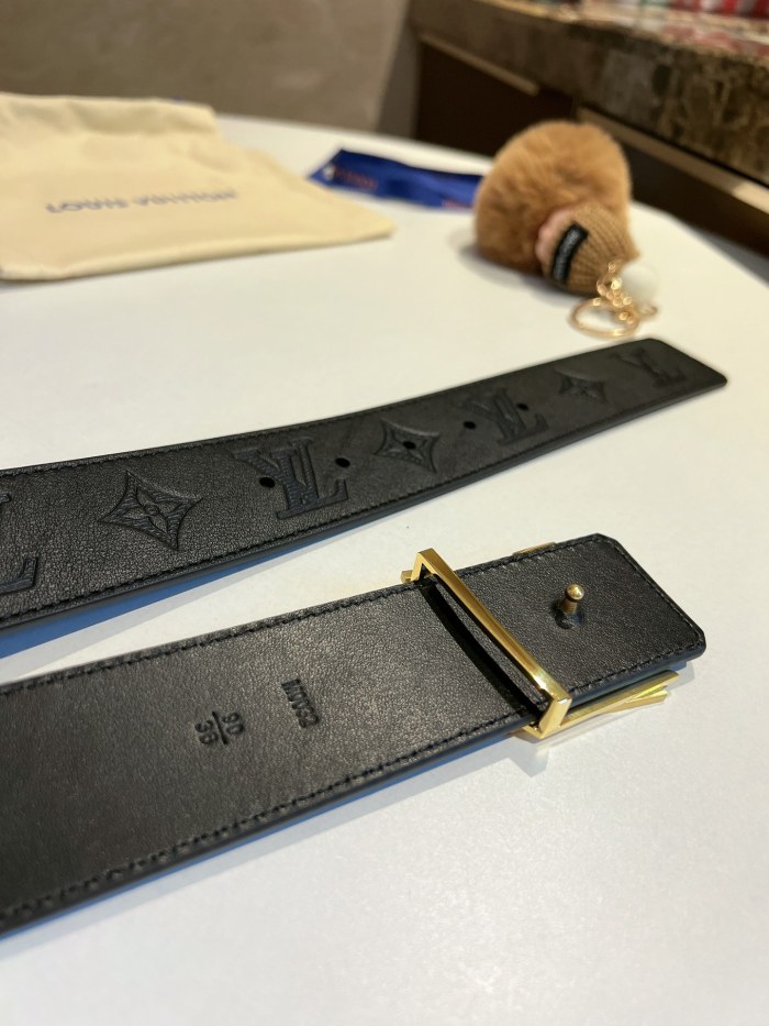 Louis Vuitton Belt 4 (width 4cm)