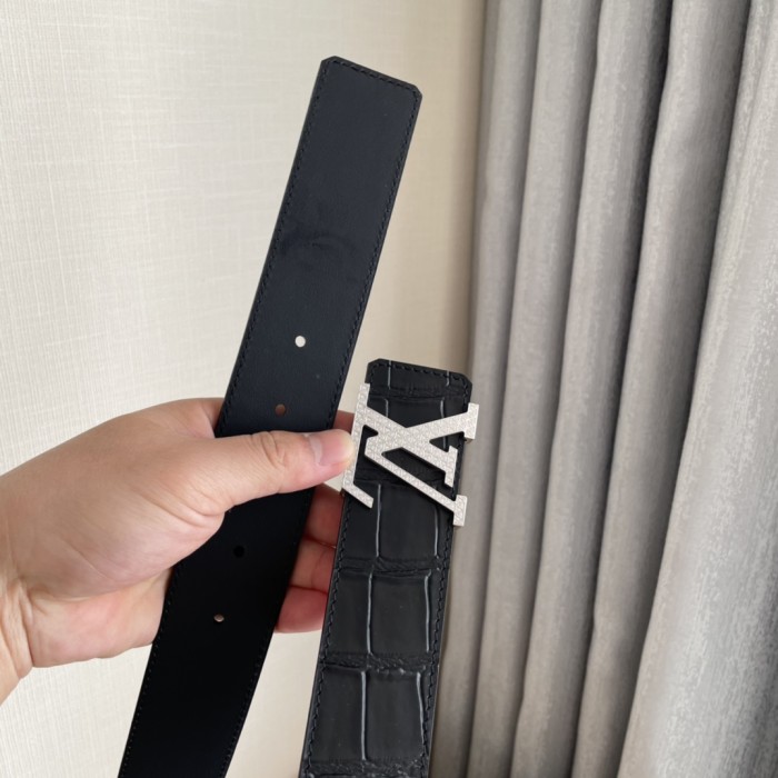 Louis Vuitton Belt 6 (width 4cm)