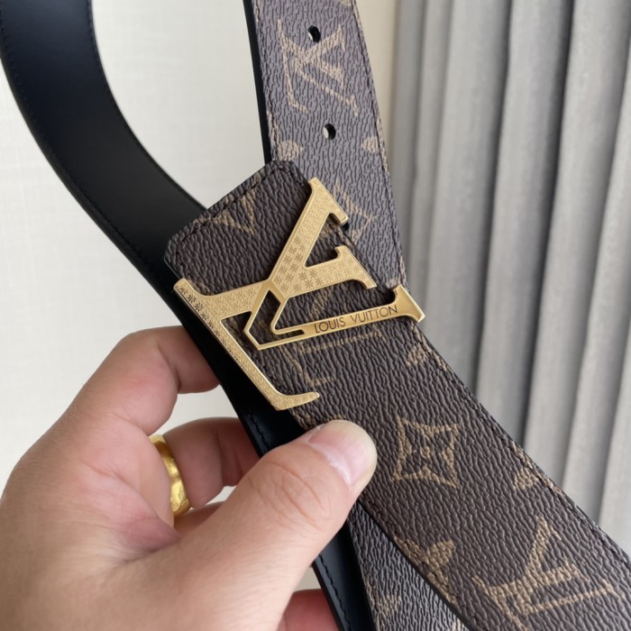 Louis Vuitton Belt 8 (width 4cm)