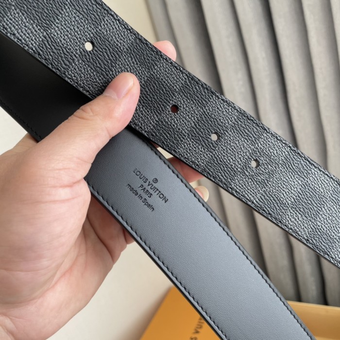 Louis Vuitton Belt 8 (width 4cm)