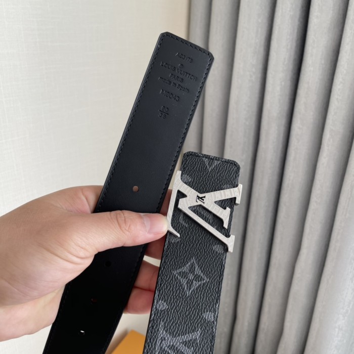 Louis Vuitton Belt 8 (width 4cm)