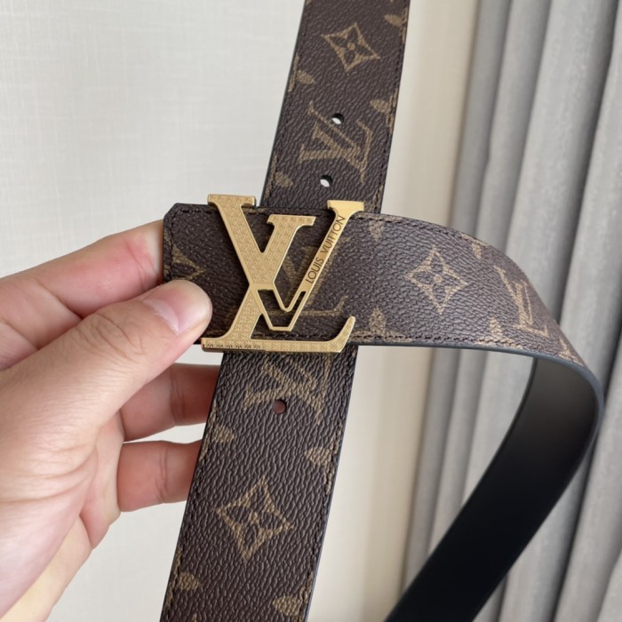 Louis Vuitton Belt 8 (width 4cm)