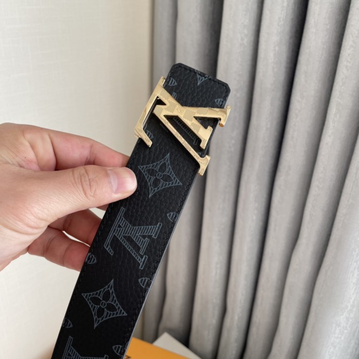 Louis Vuitton Belt 7 (width 4cm)