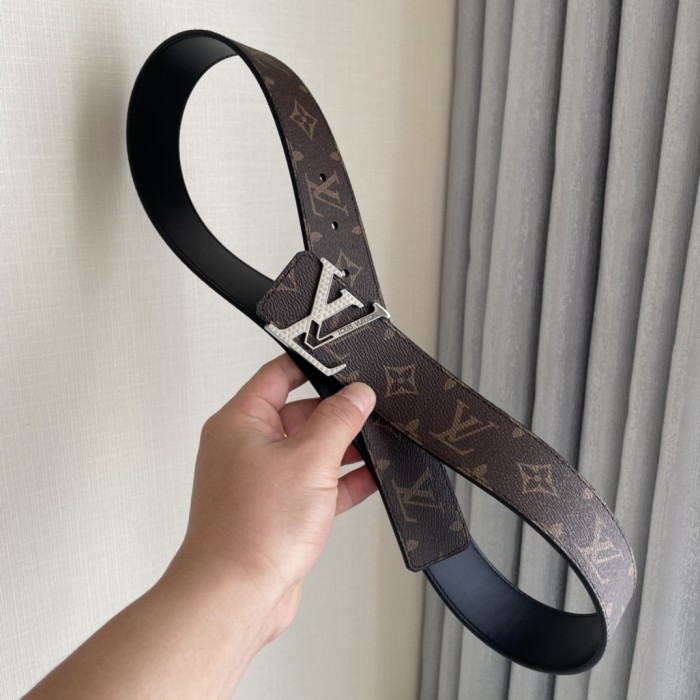 Louis Vuitton Belt 8 (width 4cm)