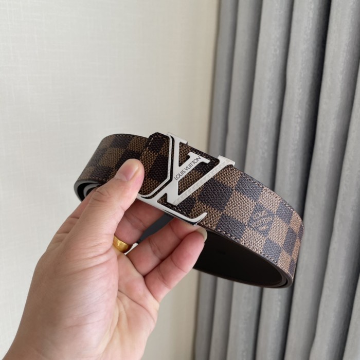 Louis Vuitton Belt 8 (width 4cm)