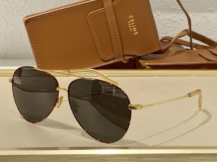 Sunglasses Gucci CL40062 SIZE：61口12-145