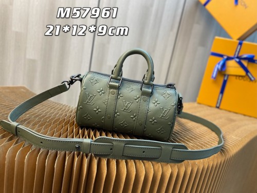Handbag Louis Vuitton Keepall XS Monogram Seal size：21 x 12 x 9 cm