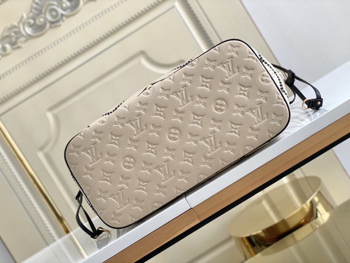 Handbag Louis Vuitton M46040 M46039 Monogram Empreinte size：31 x 28 x 14 cm