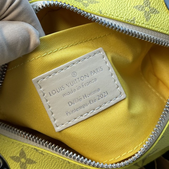 Handbag Louis Vuitton MINI SOFT TRUNK M68906 size 18.5x13x8cm