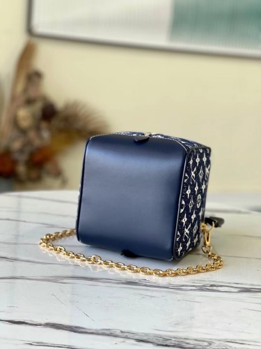 Handbag Louis Vuitton M59611 size：16.0x16.0x16.0 cm