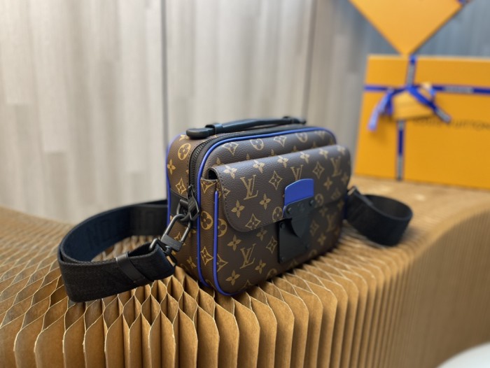 Handbag Louis Vuitton M58489 M45863 M45806 S Lock size 22 x 18 x 8 cm