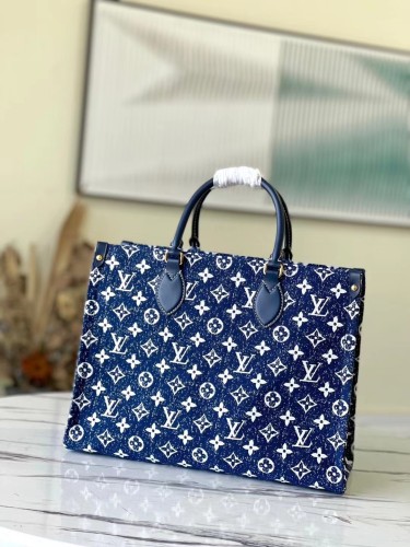 Handbag Louis Vuitton M59608 Onthego size:35 × 28 × 15cm