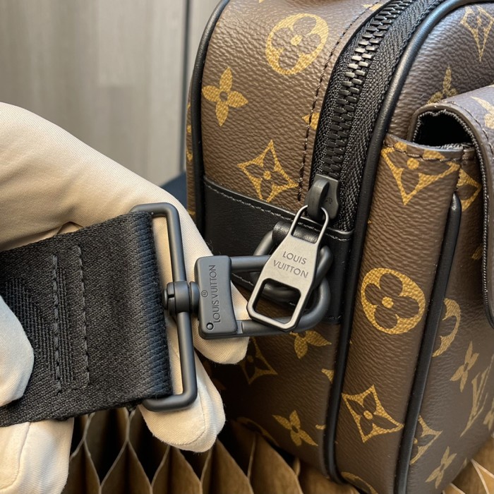 Handbag Louis Vuitton M58489 M45863 M45806 S Lock size 22 x 18 x 8 cm