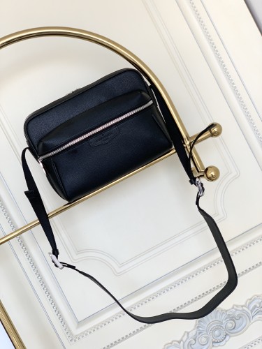 Handbag Louis Vuitton Outdoor M33435 size 29.5x20x10.5cm