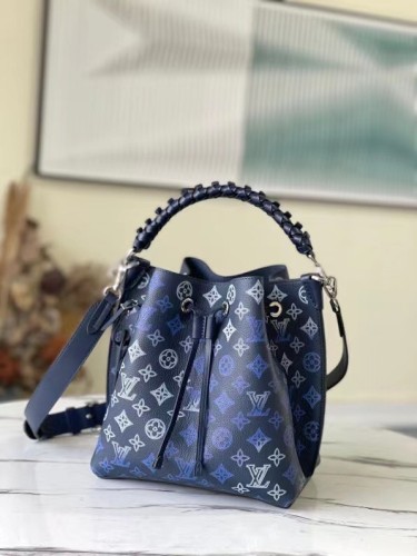 Handbag Louis Vuitton M59554 size 25 x 25 x 20cm