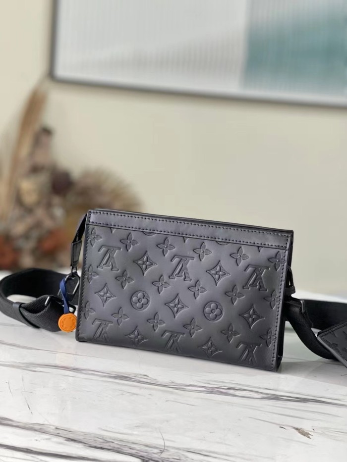 Handbag Louis Vuitton M81018 M81115 size 22 x 14.5 x 4.5cm