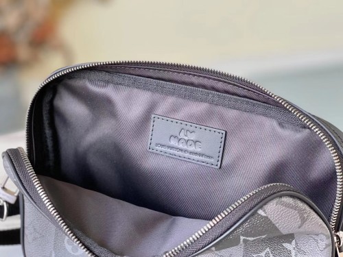 Handbag Louis Vuitton M45962 size 30 x 42 x 14 cm