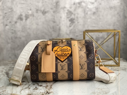 Handbag Louis Vuitton M45963 size 17x27x13cm