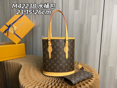 Handbag Louis Vuitton Ｍ42238 size 23x15x26cm