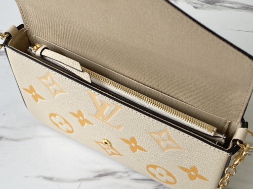 Handbag Louis Vuitton M80498 M69977 size 21 x 12 x 3 cm
