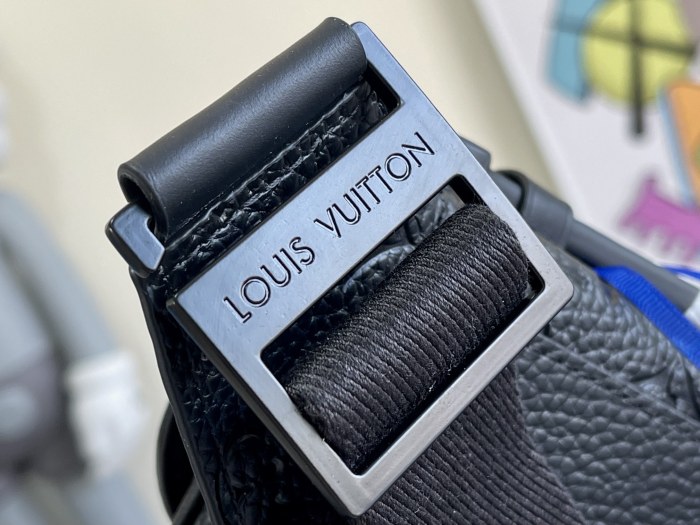 Handbag Louis Vuitton M58487 size 21 x 15 x 4 cm