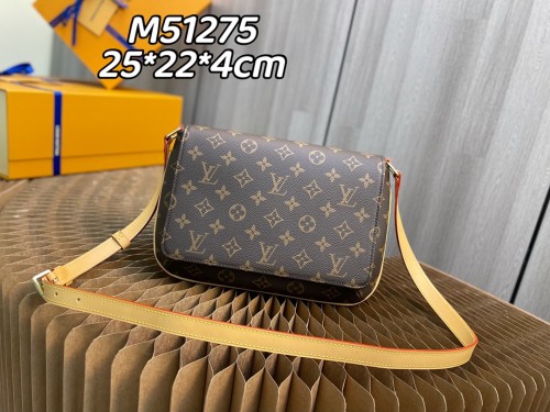 Handbag Louis Vuitton M51257 size 25x18x2.5cm