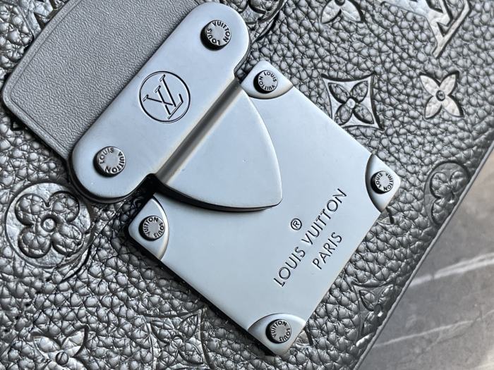 Handbag Louis Vuitton M58489 M58488 size 22 x 18 x 8cm