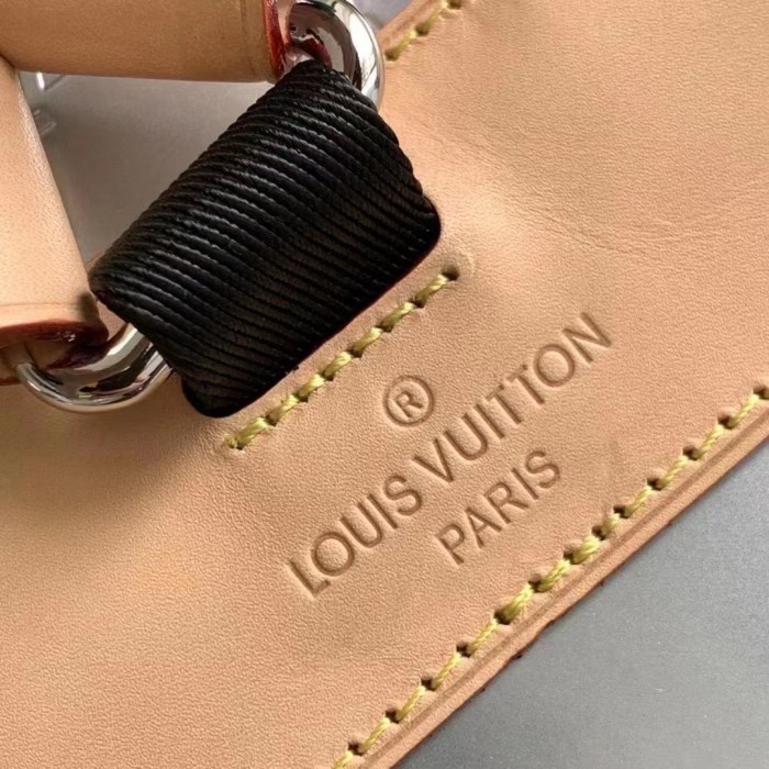 Handbag Louis Vuitton M58756 size 41x48x13cm