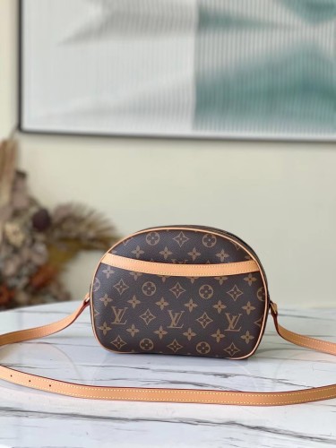 Handbag Louis Vuitton M51221 size 25x18x8cm