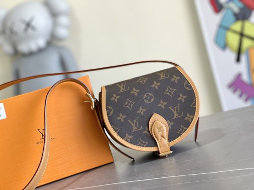 Handbag Louis Vuitton M44860 size 19x9x16cm