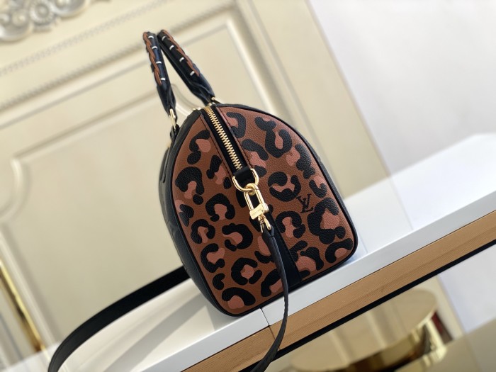 Handbag Louis Vuitton M58524 M45840 size 25x19x15cm