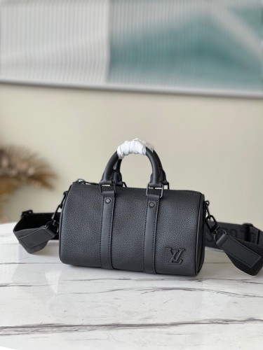 Handbag Louis Vuitton M57844 size 21 x 12 x 9cm