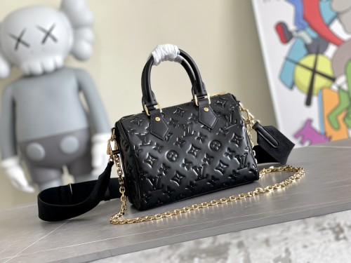 Handbag Louis Vuitton M58631 size 22x19x13CM