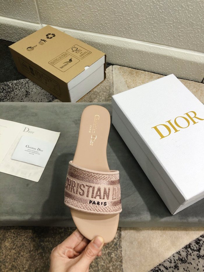 Dior Dway Slide 4