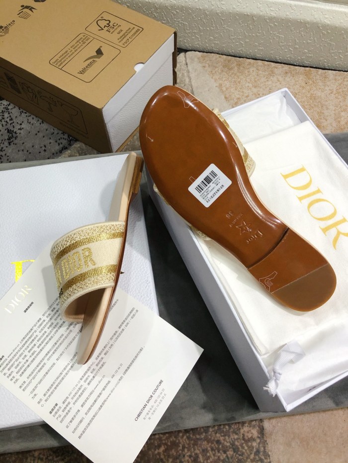 Dior Dway Slide 4