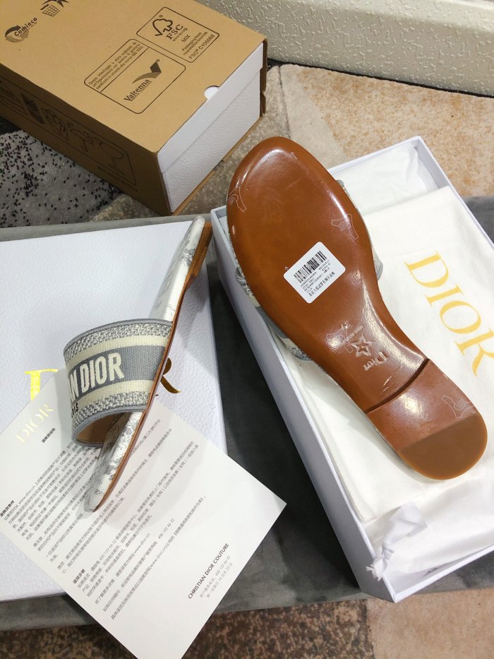 Dior Dway Slide 4