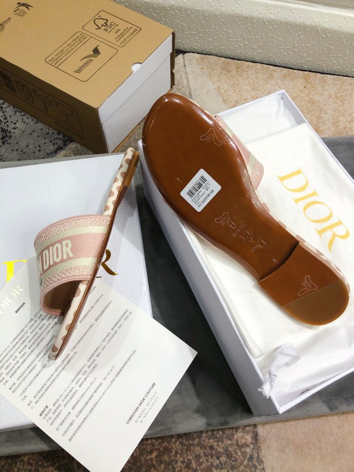 Dior Dway Slide 4