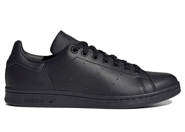 adidas Stan Smith Triple Black