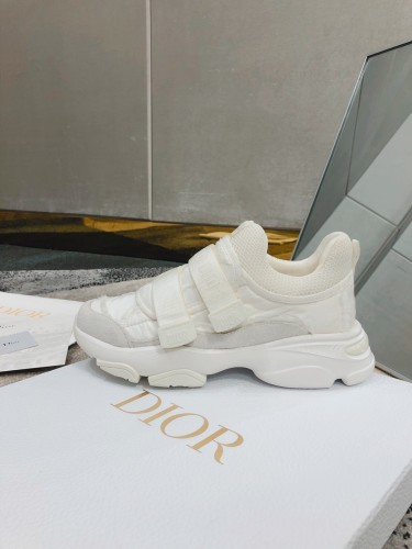 Dior D-Wander Sneaker 11