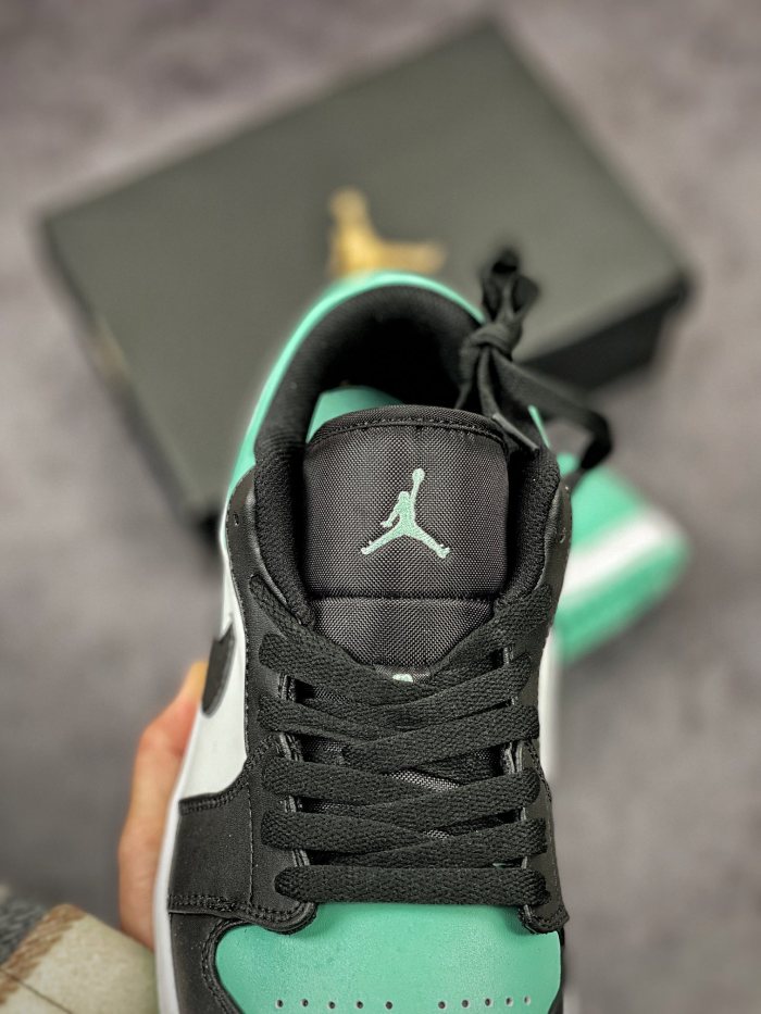 Jordan 1 Low Emerald Toe