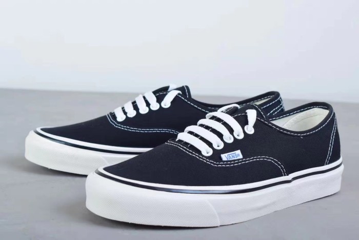 Vans Authentic