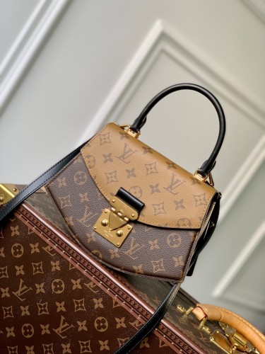 Handbag Louis Vuitton M46548 size 23.5cmx 16.5cmx 5cm