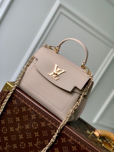 Handbag Louis Vuitton M21088 size 23cmx 17cmx 10cm