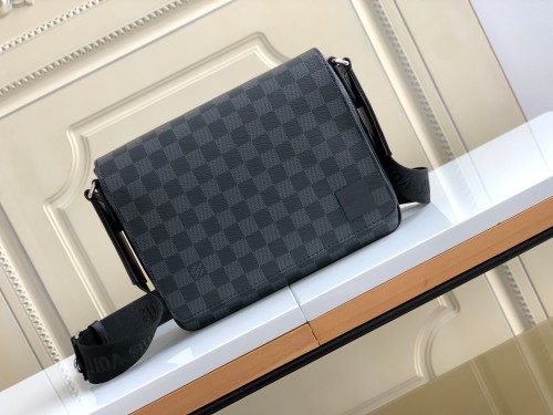 Handbag Louis Vuitton 42710 size 26 x 20 x 7 cm