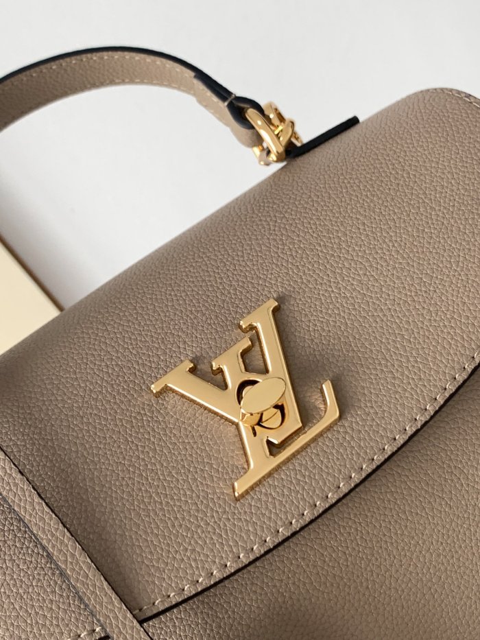 Handbag Louis Vuitton M53937 size 28×20×11.5cm