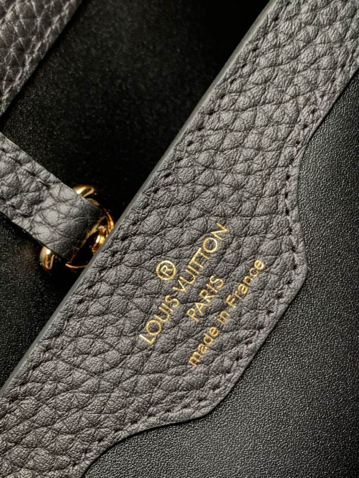 Handbag Louis Vuitton M57215 size 27 x 18 x 9