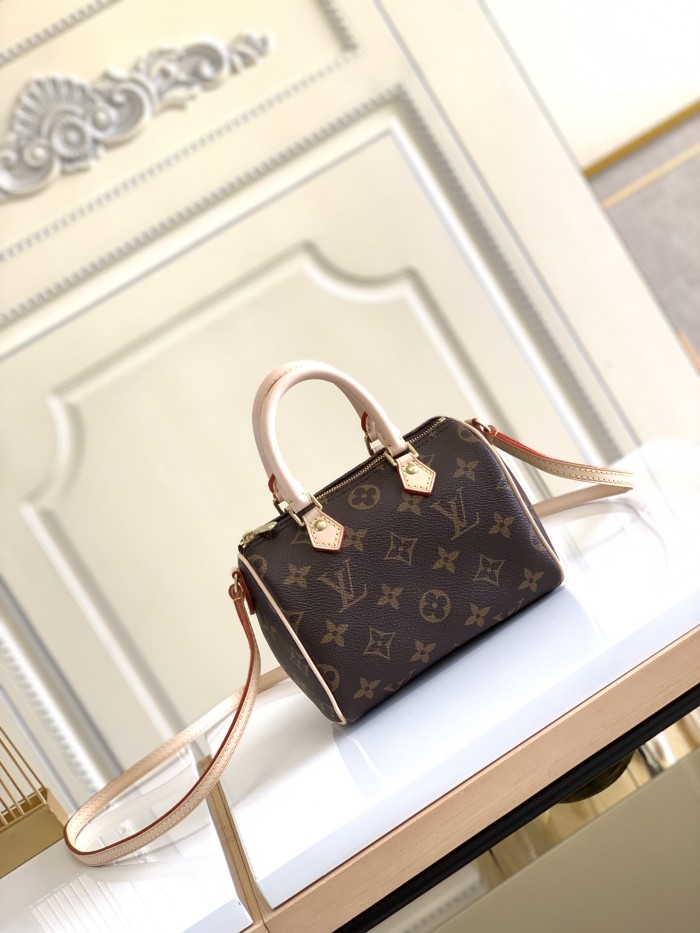 Handbag Louis Vuitton M61252 size：16X11X9cm