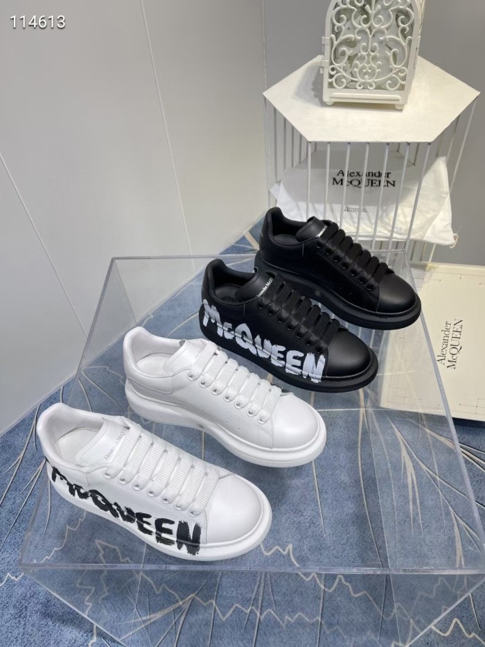 Alexander McQueen Oversized Graffiti White Black